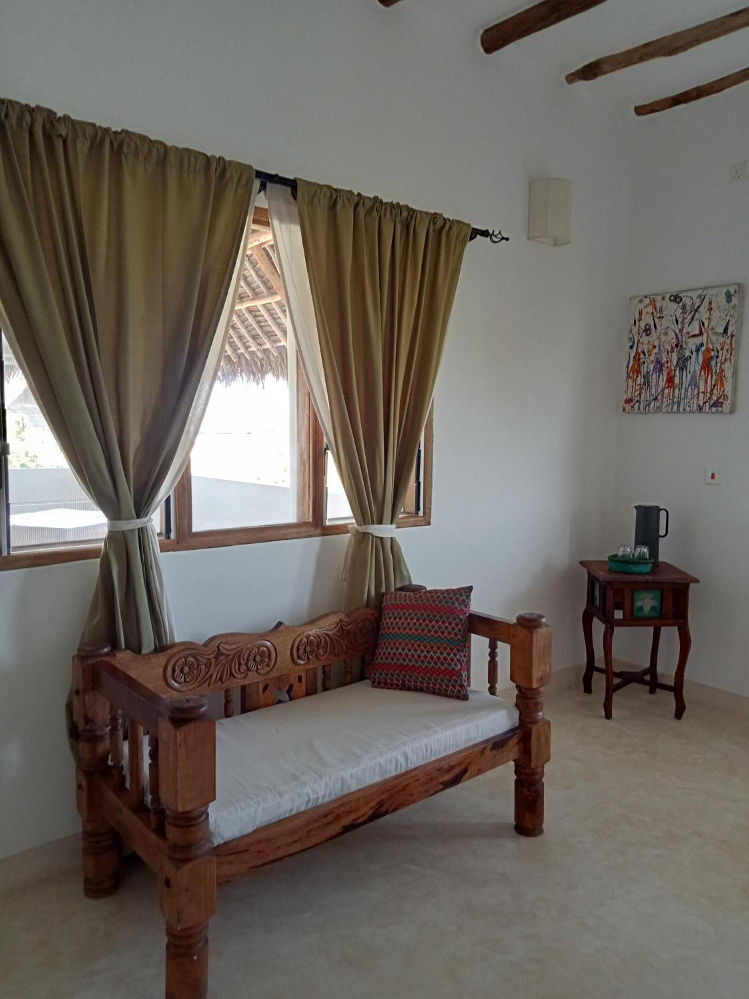 Bed and Breakfast Shira House Ватаму Экстерьер фото
