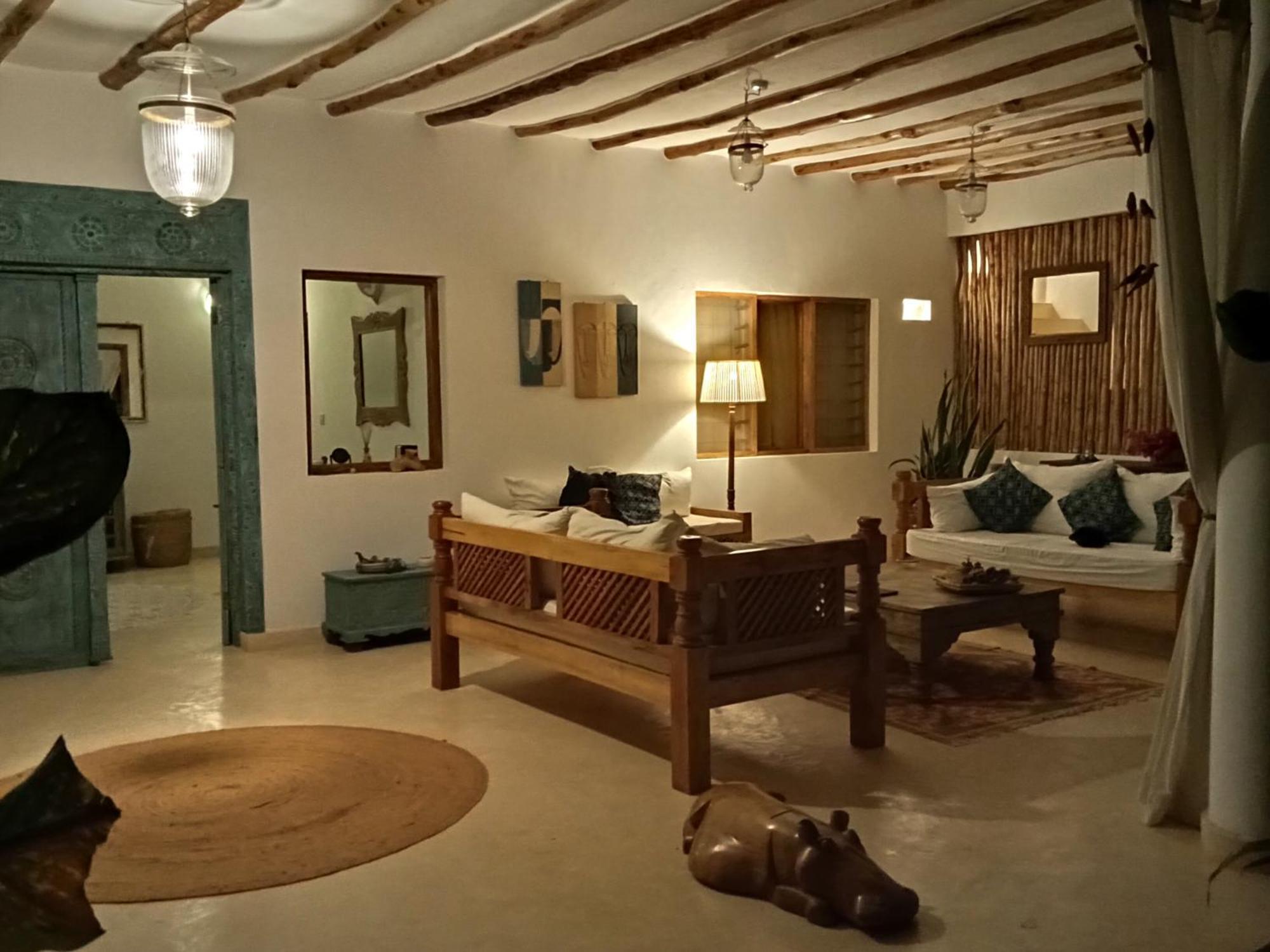 Bed and Breakfast Shira House Ватаму Экстерьер фото