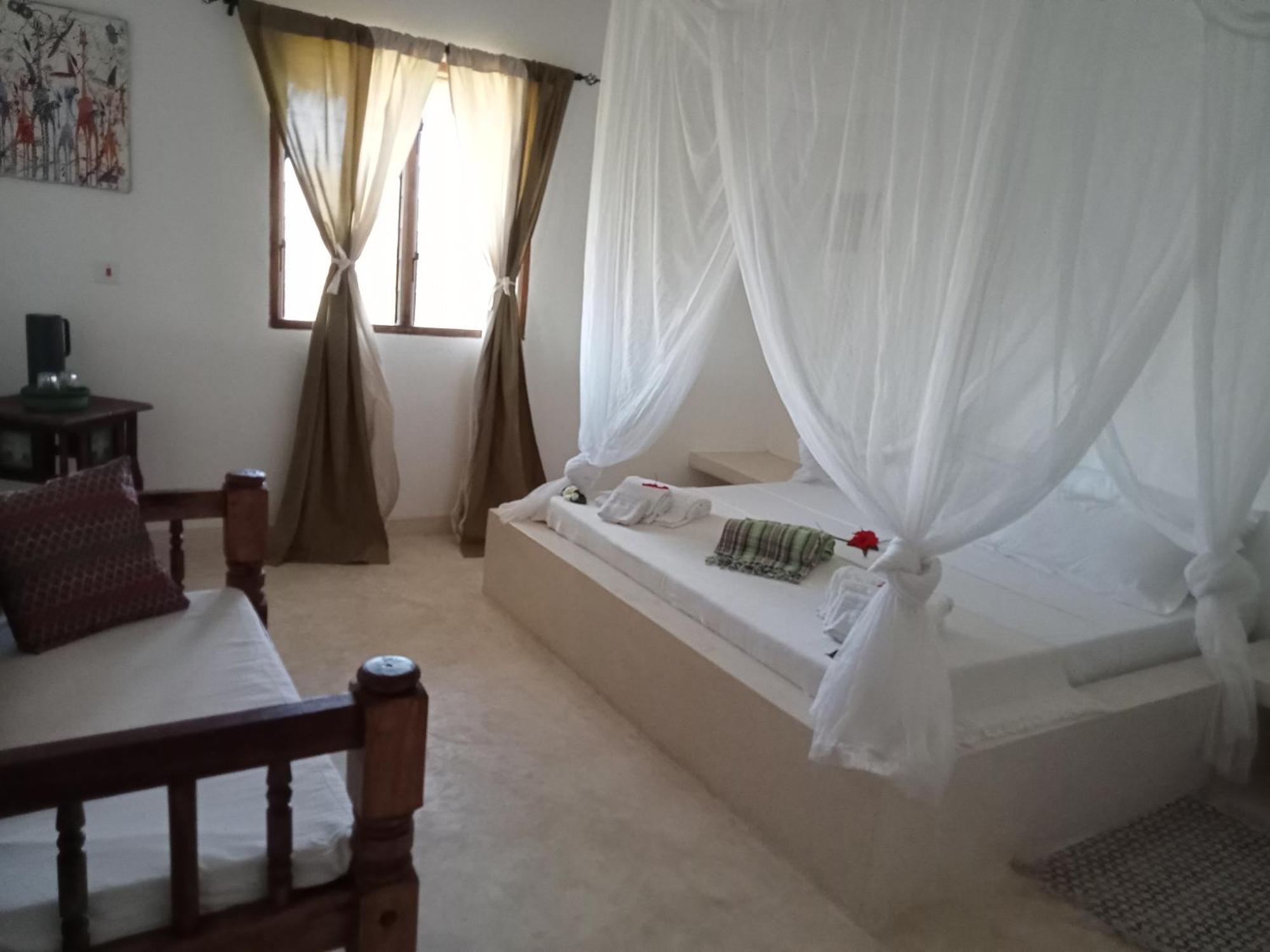 Bed and Breakfast Shira House Ватаму Экстерьер фото