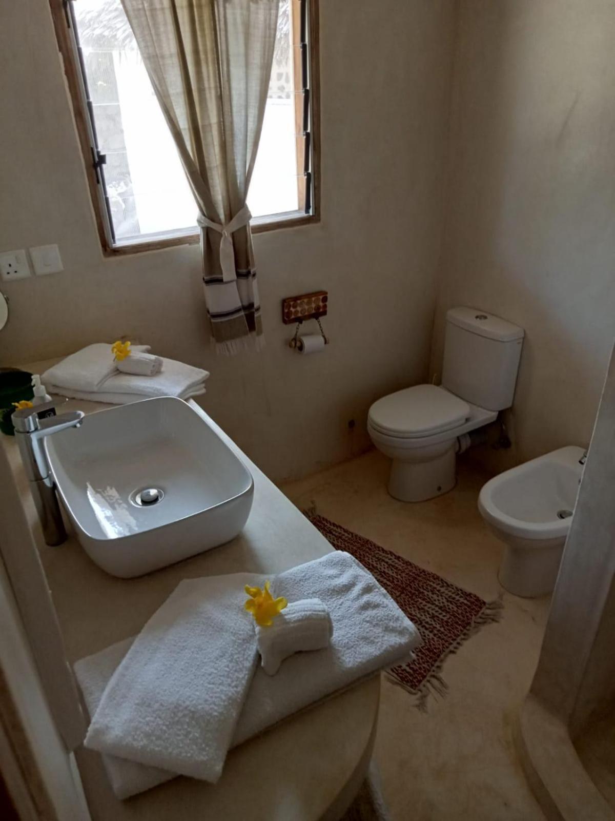 Bed and Breakfast Shira House Ватаму Экстерьер фото