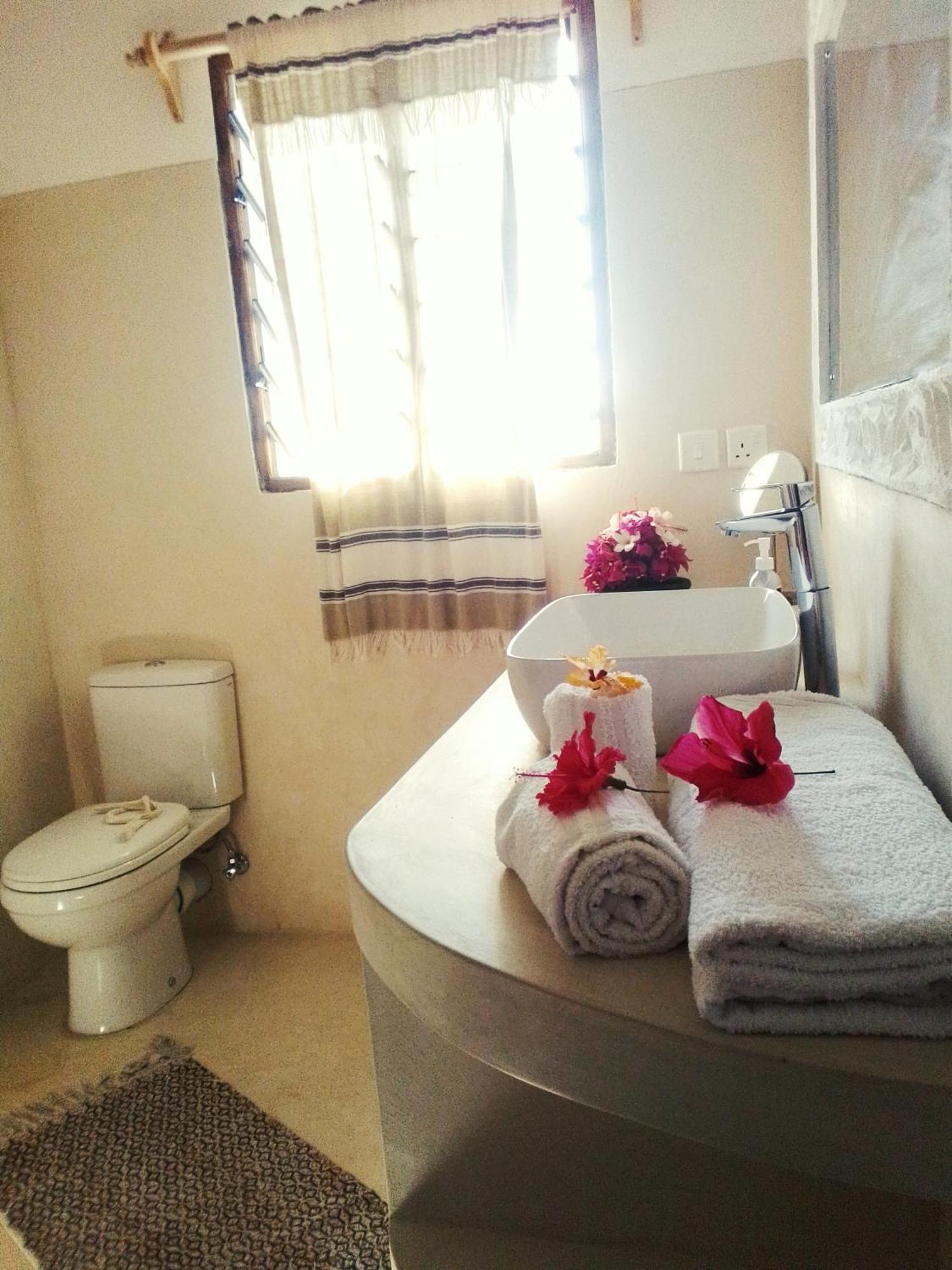 Bed and Breakfast Shira House Ватаму Экстерьер фото