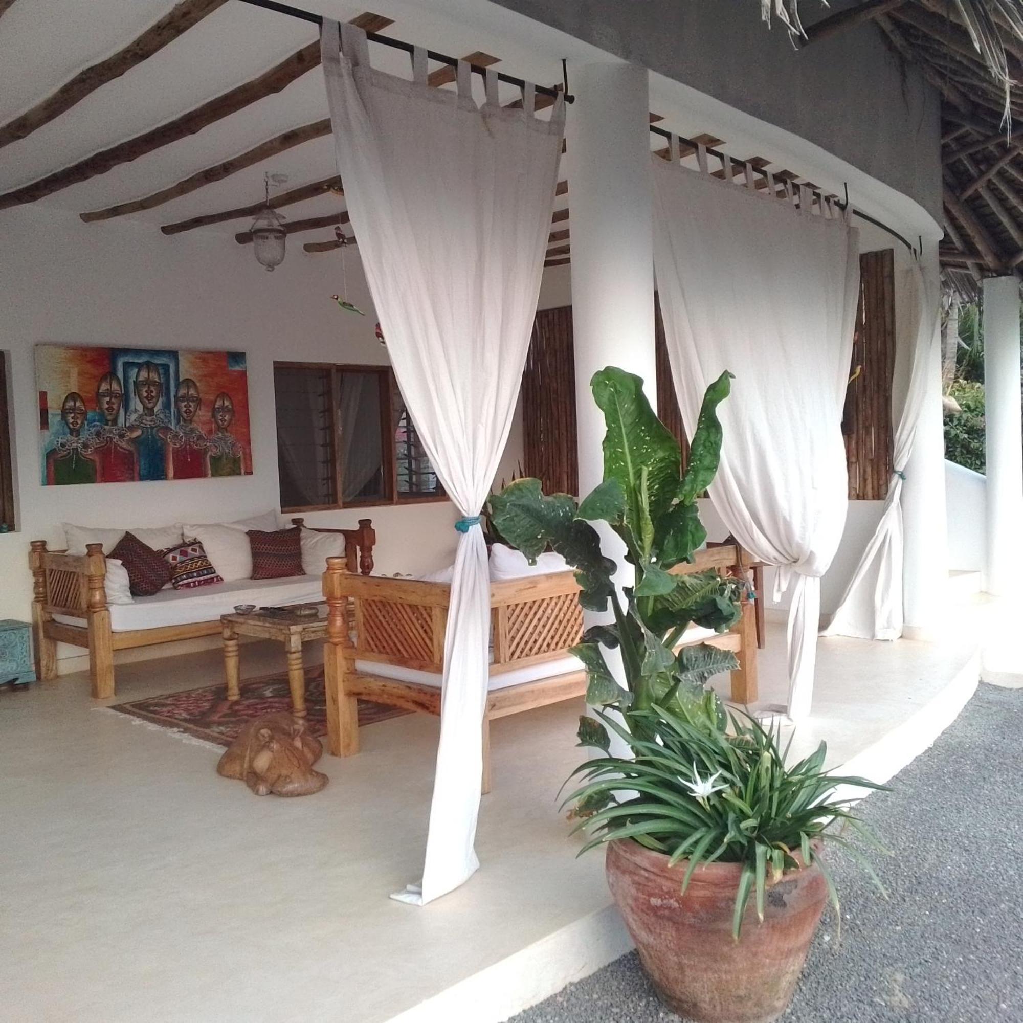 Bed and Breakfast Shira House Ватаму Экстерьер фото