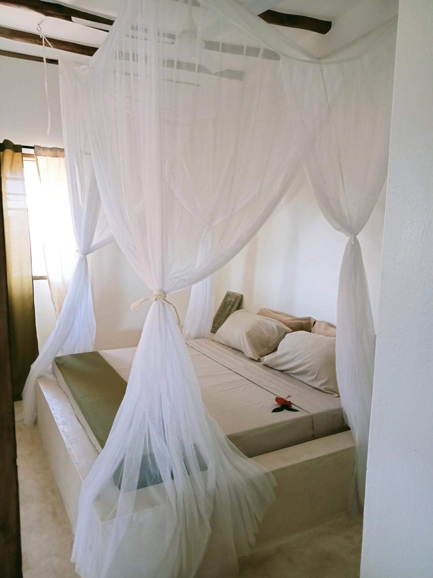 Bed and Breakfast Shira House Ватаму Экстерьер фото